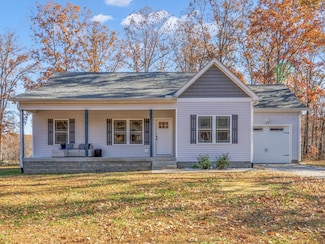 371 McElhiney Rd, Dickson, TN 37055