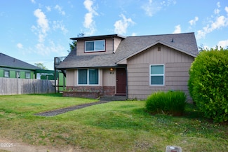 534 NE 3rd St, Newport, OR 97365
