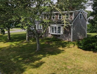 104 Old Town Rd, Hyannis, MA 02601