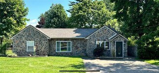 1670 Saunders Sett Rd, Lewiston, NY 14304
