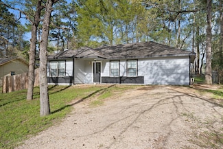 2375 Shadow Ln, Montgomery, TX 77316