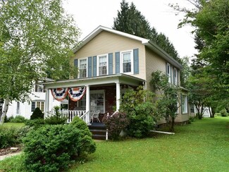 539 Euclid Ave, Saegertown, PA 16433