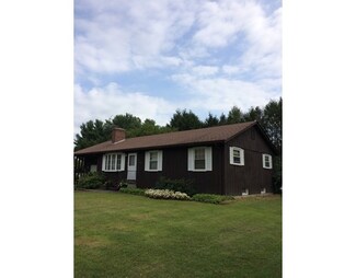 31 Elm Cir, South Deerfield, MA 01373
