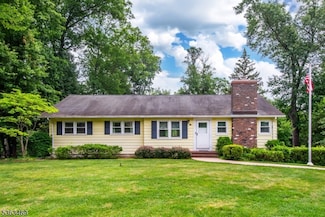 38 Longview Dr, Whippany, NJ 07981