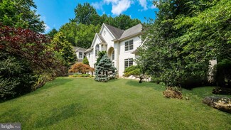 5520 Pin Oak Dr, Doylestown, PA 18902