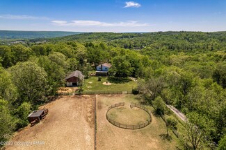 408 Strawberry Hill Rd, Saylorsburg, PA 18353