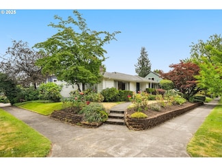 1134 NE Cesar e Chavez Blvd, Portland, OR 97232