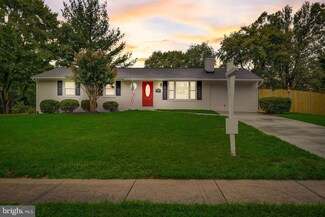 5204 Ampthill Dr, Alexandria, VA 22312