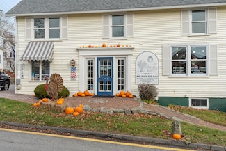 37 Townsend Ave, Boothbay Harbor, ME 04538