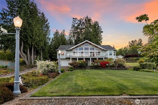8151 E Seaview Dr, Port Orchard, WA 98366