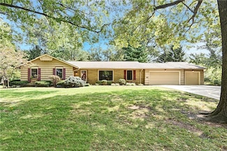 9427 Wenonga Rd, Leawood, KS 66206