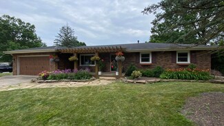 1027 Seneca Dr, Crown Point, IN 46307