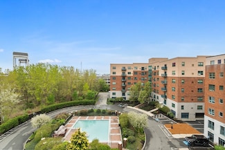 165 Cottage St Unit 613, Chelsea, MA 02150