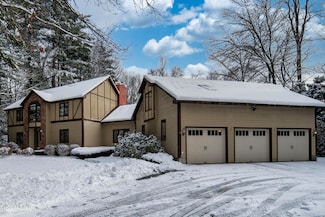 16 Innisbrook Dr, Clifton Park, NY 12065