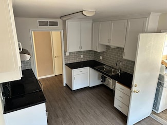 2348 E San Gabriel Ave, Fresno, CA 93726