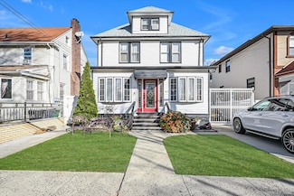 8817 190th St, Hollis, NY 11423