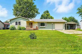 403 Flat Iron Dr, Columbus Junction, IA 52738