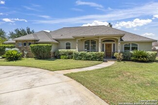 1650 Embassy Rd, Pleasanton, TX 78064
