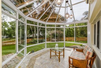 938 University Bay Dr, Madison, WI 53705