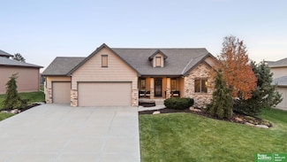 6907 S 201st St, Gretna, NE 68028