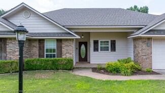 9604 E Pointe Dr, Fort Smith, AR 72903