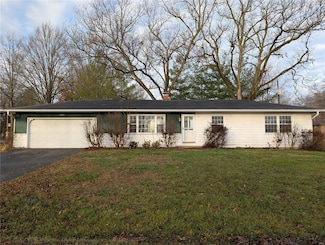 602 Hanft St, New Athens, IL 62264