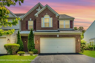 26 Oak Leaf Ln, Tinton Falls, NJ 07712