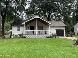 758 Robinhood Rd, Jackson, MS 39206