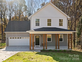 4591 Kings Ct, Hickory, NC 28602