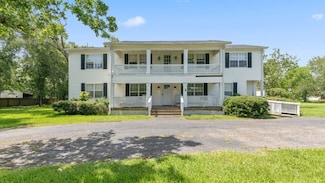 3607 Fox Dr, Baytown, TX 77521