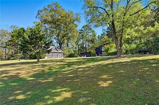 6700 Yacht Club Dr, Acworth, GA 30102