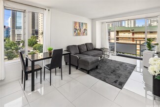 445 Kaiolu St Unit 704, Honolulu, HI 96815