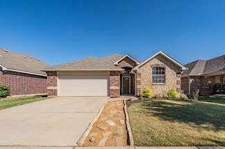 916 Raleigh Path Rd, Denton, TX 76208