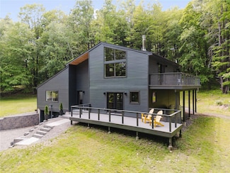 829 Jefferson Hill Rd, Nassau, NY 12123