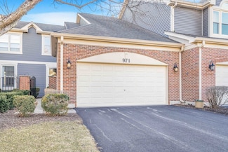 971 Heathrow Ln, Naperville, IL 60540