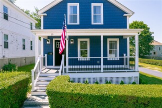 19 Sheffield Ave, Newport, RI 02840