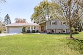 17865 Elm Terrace Cir, Brookfield, WI 53045