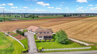 416 W Newport Rd, Leola, PA 17540