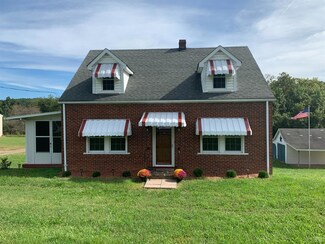 1023 Memory Ln, Big Island, VA 24526