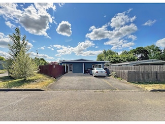 3138 Zinnia St, Eugene, OR 97404