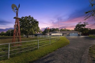 1814 Co Rd 121, Kaufman, TX 75142