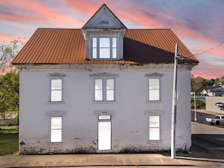 200 E Water St, Flemingsburg, KY 41041