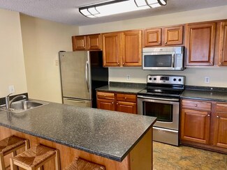 120 Fisherville Rd Unit 136, Concord, NH 03303