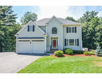 60 Sky Top Ln, Dunstable, MA 01827