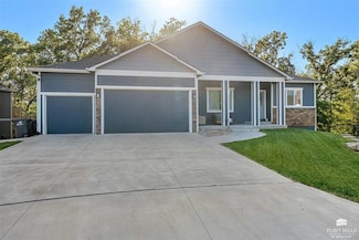 17351 Driftwood Bend, Wamego, KS 66547