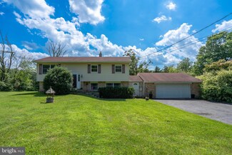 3211 Hillegass Rd, Pennsburg, PA 18073