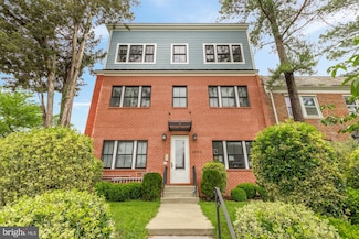 2000 D St NE Unit 6, Washington, DC 20002