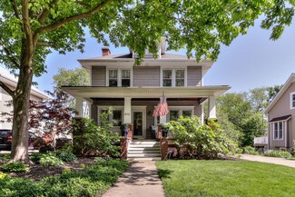 812 W Daniel St, Champaign, IL 61820