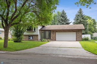 415 Brook Ave, Moorhead, MN 56560