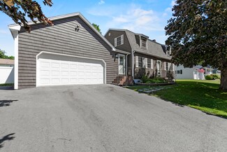 60 Rustic Ln, Portland, ME 04103